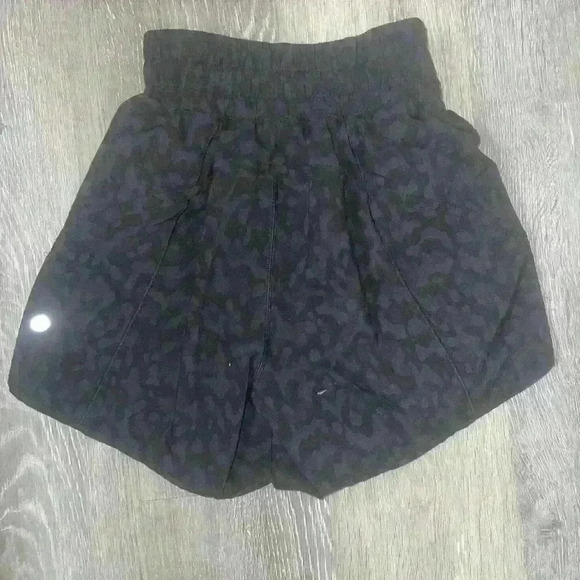 Lululemon Track That Short *5" Mid rise~size 2 
Formation Camo Deep Coal Multi - Picture 7 of 13